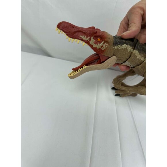 Jurassic World Legacy Extreme Chompin' Spinosaurus Action Figure Toy - Picture 6 of 7